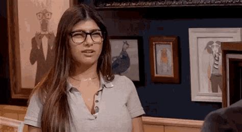 mia khalifa desnuda gif|Nude Mia Khalifa Gifs